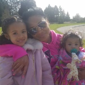 Meet your Posher, Eva